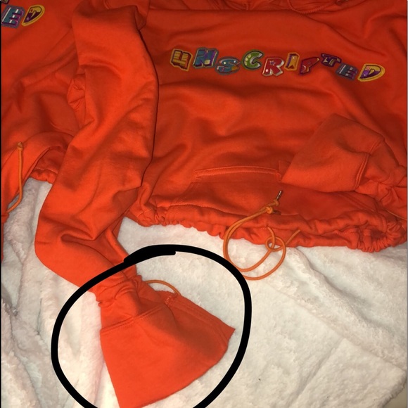 Hoodie with Drape sleeves - Picture 3 of 3